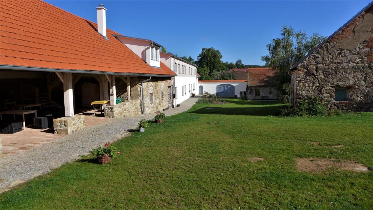 Orechovy Dvur Velke Nepodrice Exterior photo